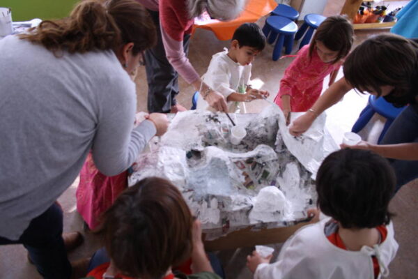 Atelier Eveil Plastique Atelier Eveil Plastique - Association Les Créateliers