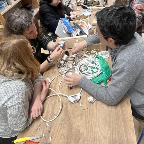 Atelier « La Boîte à Outils », Activités adultes, Les Créateliers
